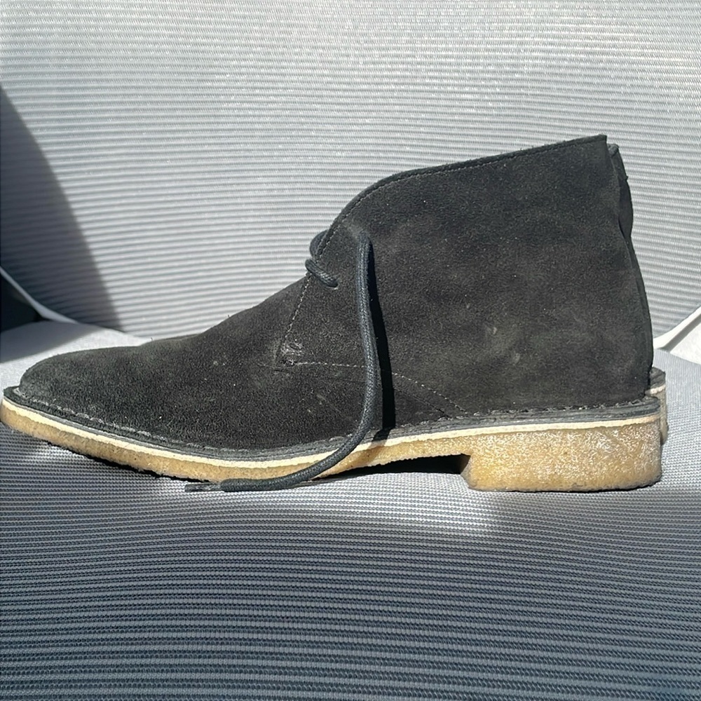 VGC Clarks Original Priya Desert Black Suede Boot - Size 6